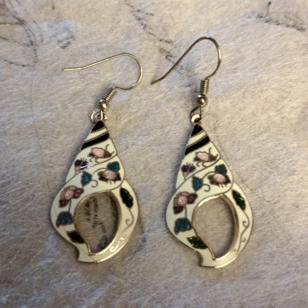 Boho Shell shaped cloissone earrings